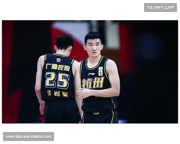 全国足球联赛:中国俱乐部激烈争夺季后赛席位 季末角逐悬念十足 全国足球联赛:中国俱乐部激烈争夺季后赛席位 季末角逐悬念十足