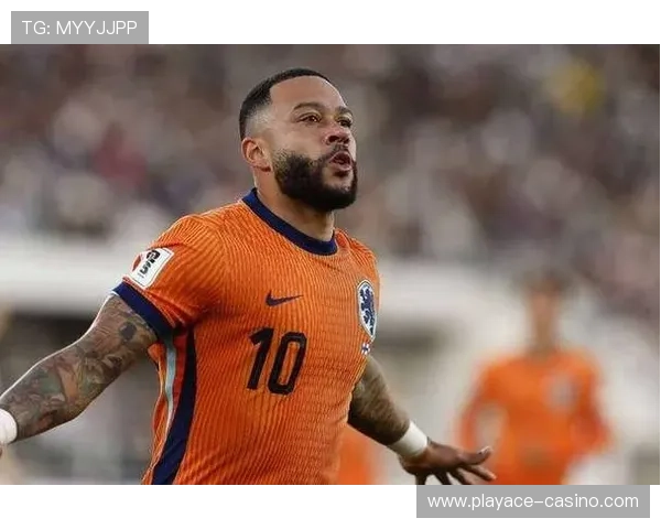 德佩双脚踩球激怒对手遭推倒 两队爆发激烈冲突场面混乱 德佩双脚踩球激怒对手遭推倒 两队爆发激烈冲突场面混乱